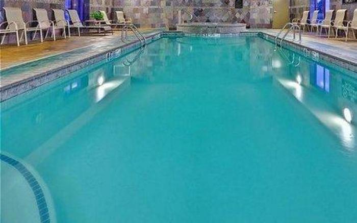 Holiday Inn Express Hotel & Suites Clinton By IHG
