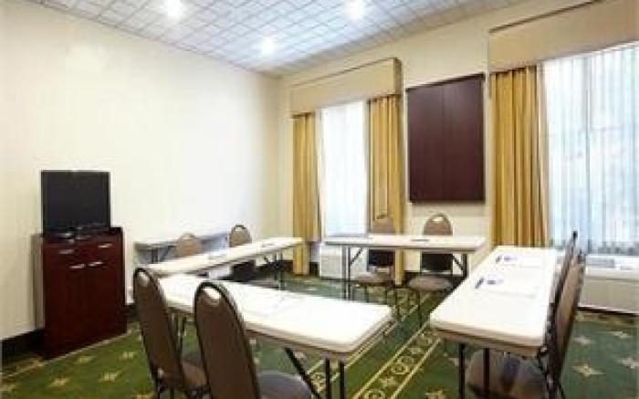 Holiday Inn Express Hotel & Suites Hearne By IHG