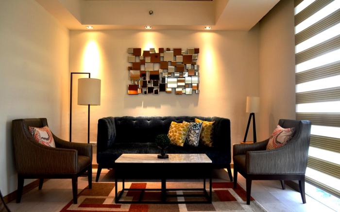 Home Crest Hotel