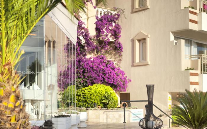 Hotel Carina (Entertainment Hotel)