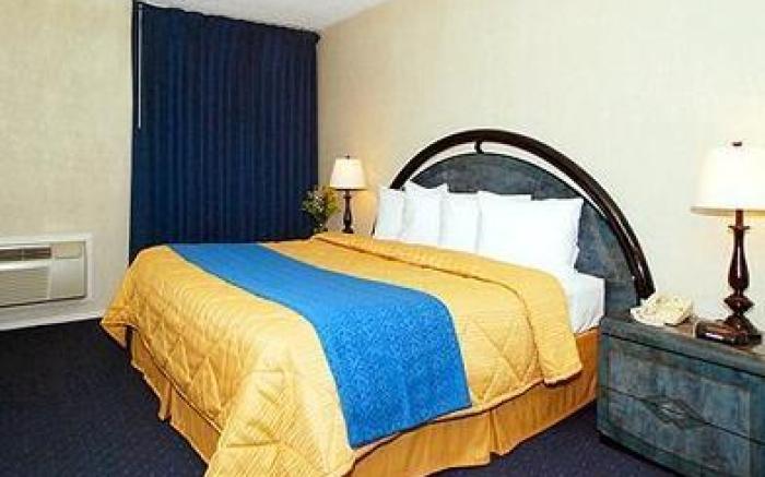 Quality Inn & Suites Banquet Center