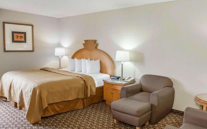 Baymont by Wyndham Greenfield