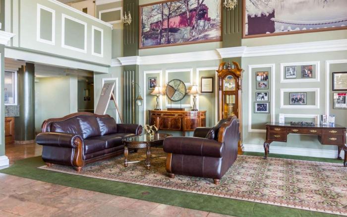 Clarion Inn