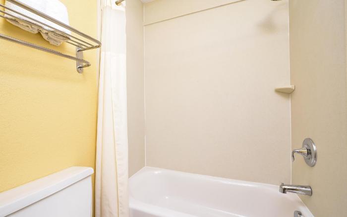Xecutive Inn and Suites
