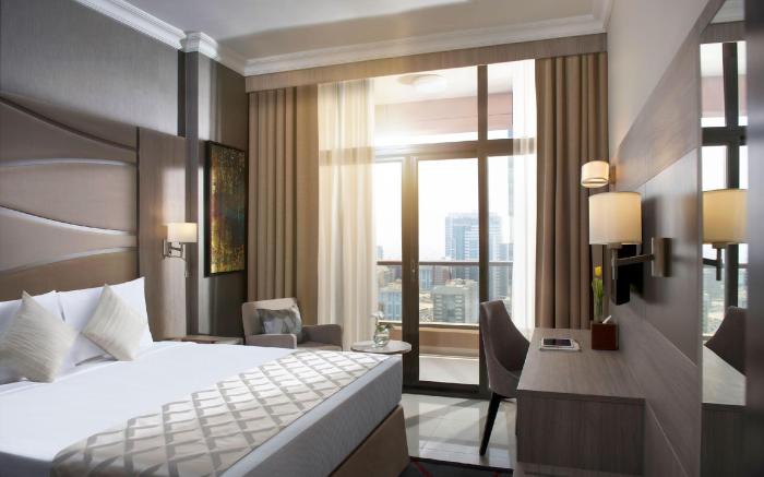 Two Seasons Hotel & Apartments
