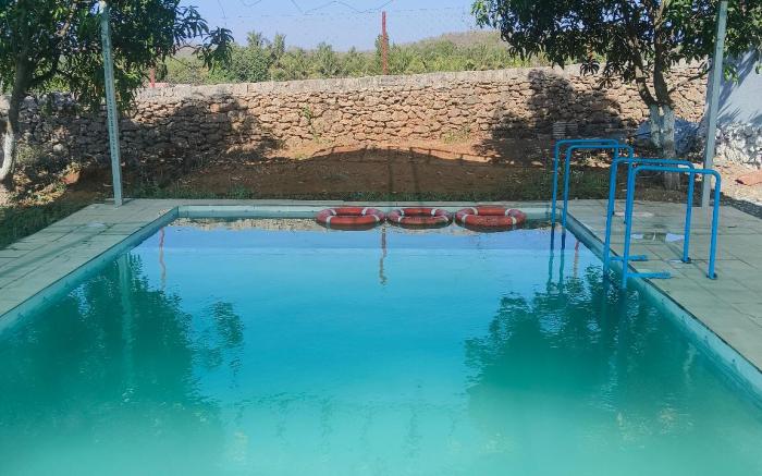 Madhav Farmhouse