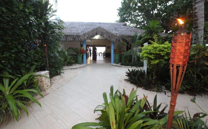 Breakas Beach Resort Vanuatu