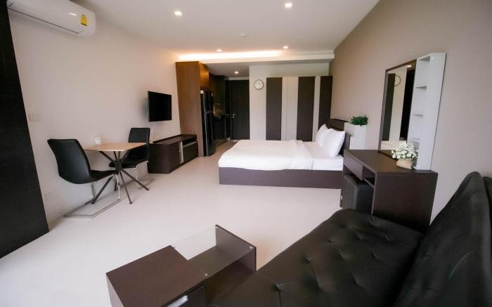 Escape Condominiums Beachfront Suite - E224