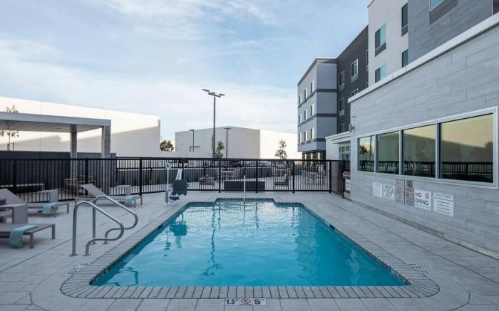 Fairfield by Marriott Inn & Suites Anaheim Los Alamitos