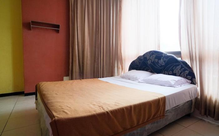 RedDoorz @ Sparkling Hotel near Stasiun Gubeng Surabaya