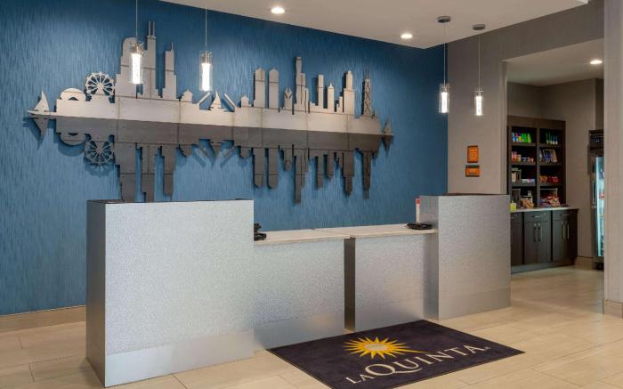 La Quinta Inn & Suites by Wyndham Shorewood