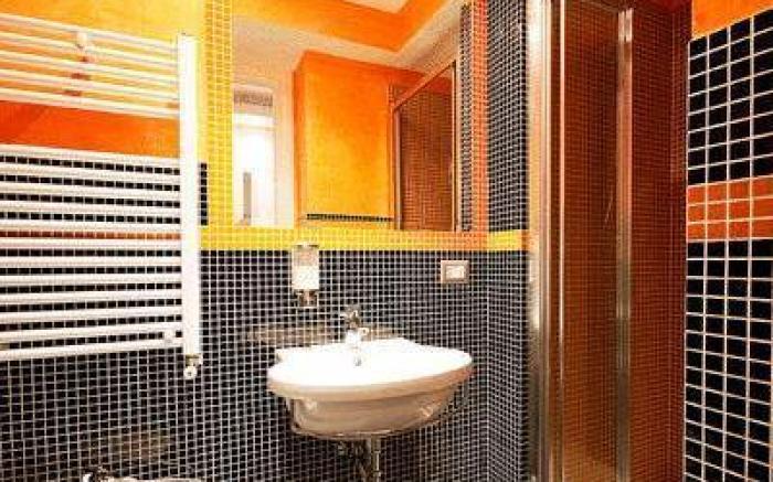 B&B Home 77