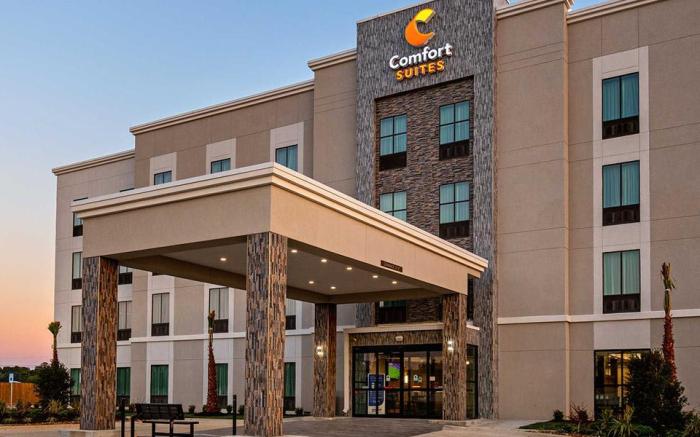 Comfort Suites Kingston Central