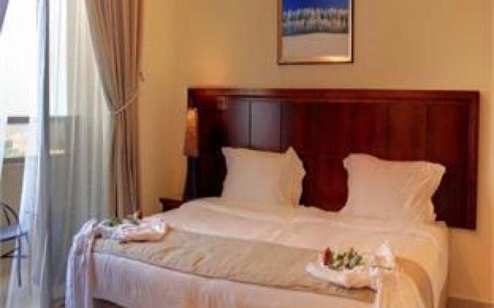 Midtown Hotel & Suites