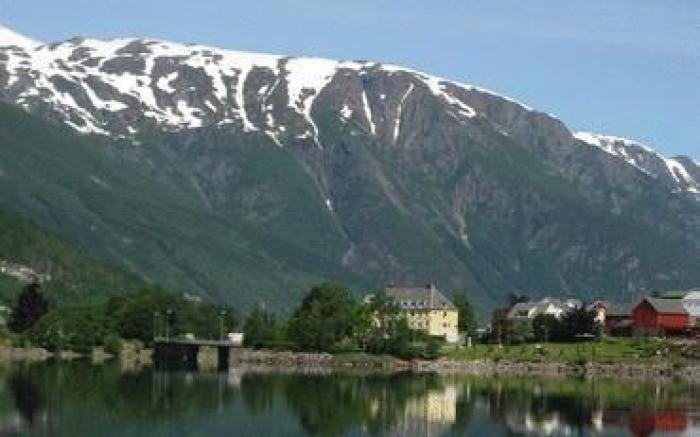 Trolltunga Hotel