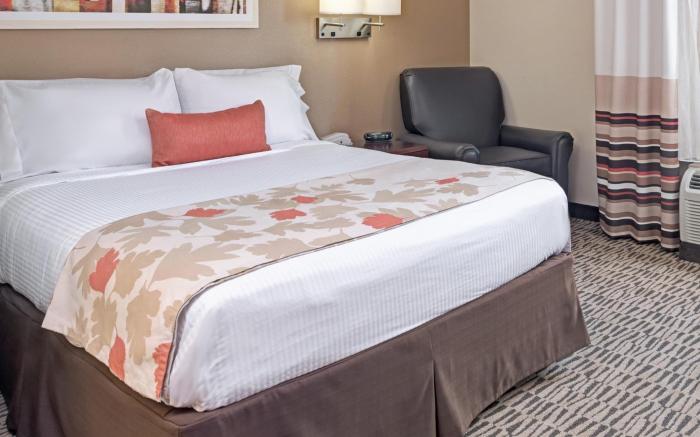 MainStay Suites Omaha Old Mill