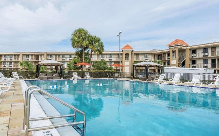 Quality Inn & Suites Kissimmee by The Lake