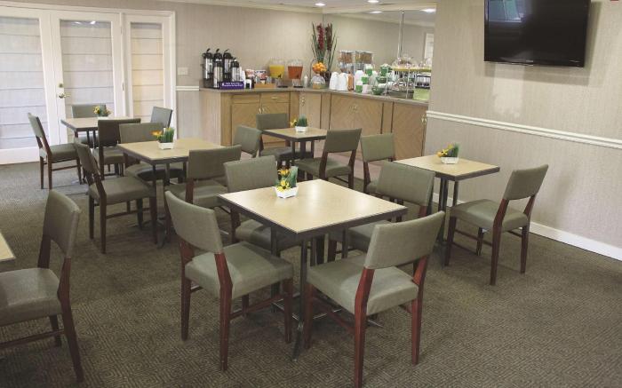 La Quinta Inn & Suites by Wyndham Sawgrass