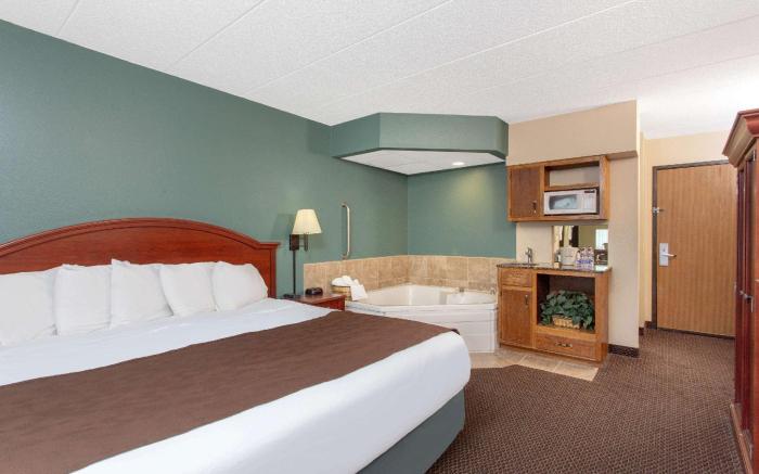 AmericInn by Wyndham Chippewa Falls