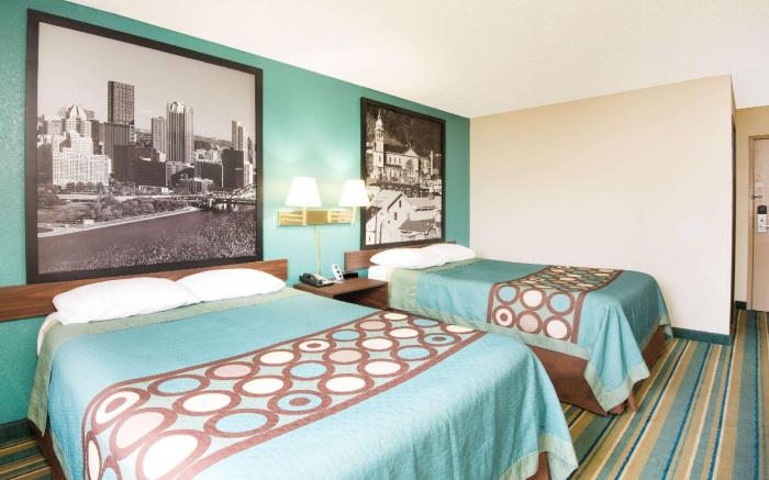 Super 8 by Wyndham Pittsburgh PA Airport/University Area
