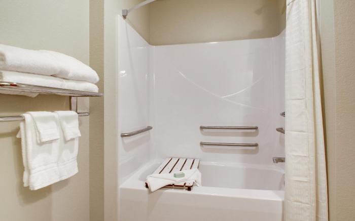 Cobblestone Hotel & Suites - Salem