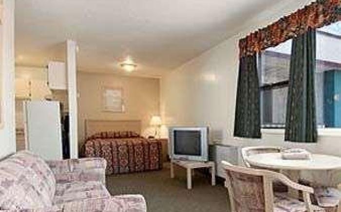 Super 8 By Wyndham Red Deer