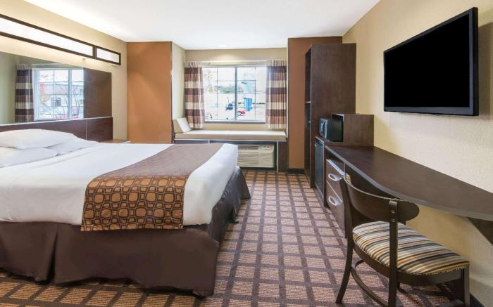 Microtel Inn & Suites by Wyndham North Canton