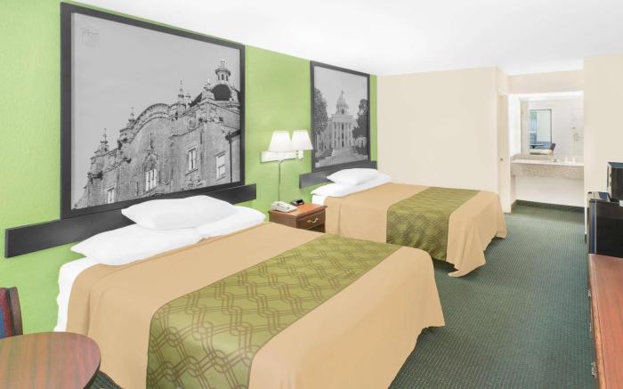 Super 8 By Wyndham Mobile