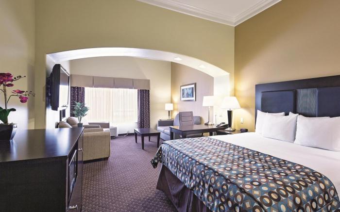 La Quinta Inn & Suites by Wyndham Houston New Caney