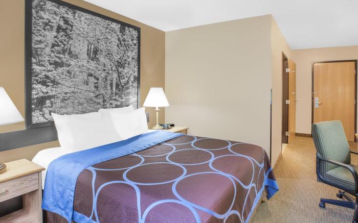 Super 8 By Wyndham Seville