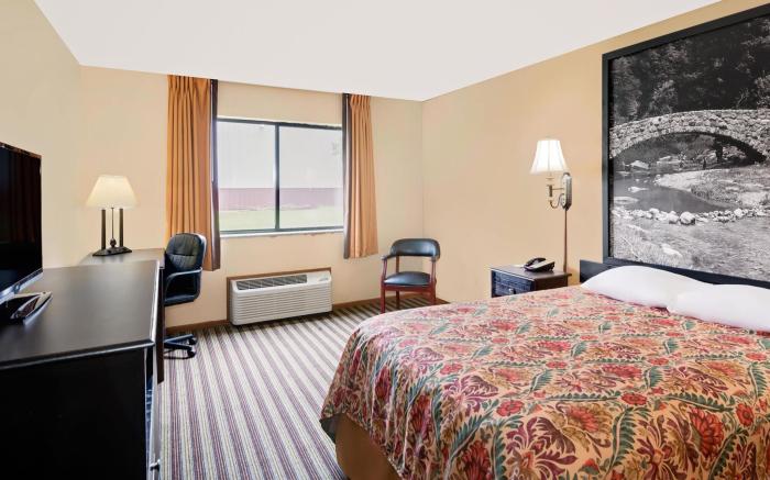 Super 8 By Wyndham Iowa Falls