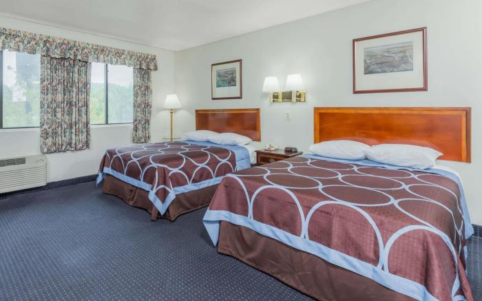 Super 8 By Wyndham Hartford