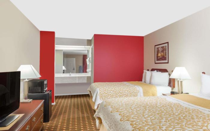 Days Inn & Suites by Wyndham Huntsville