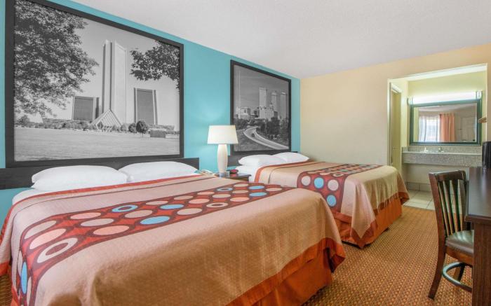 Super 8 By Wyndham Tulsa