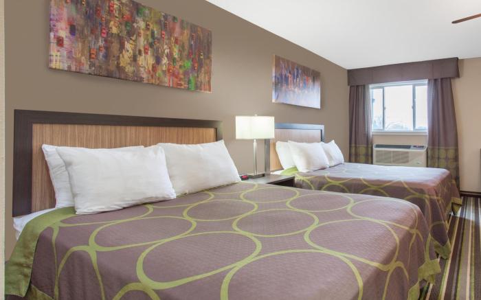 Howard Johnson by Wyndham Winnipeg West