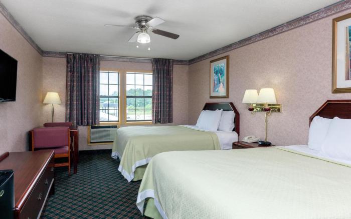 Days Inn by Wyndham Holladay