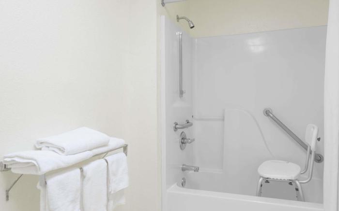 Super 8 By Wyndham Fayetteville