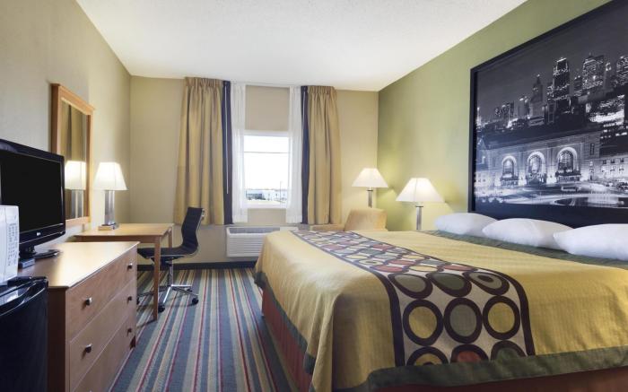 Super 8 By Wyndham Lees Summit