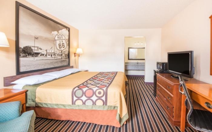 Super 8 By Wyndham Tulsa/Arpt/St Fairgrounds
