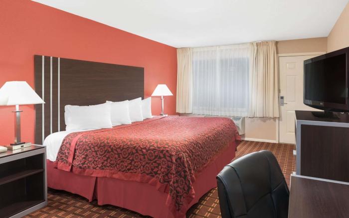 Days Inn by Wyndham College Station University Drive