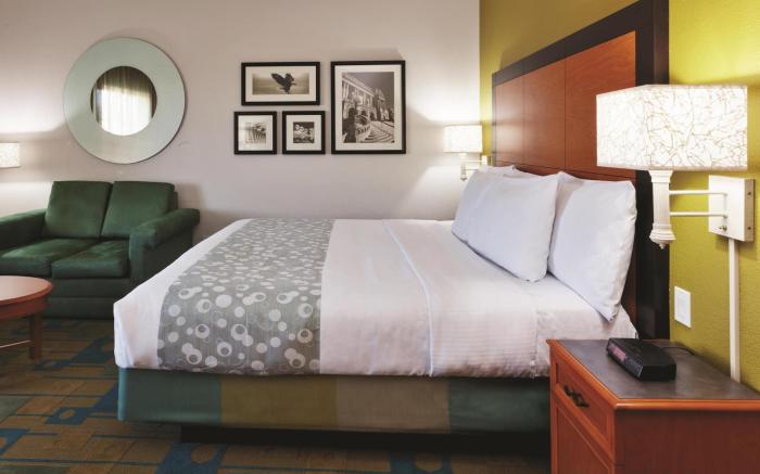 La Quinta Inn & Suites by Wyndham Fremont / Silicon Valley