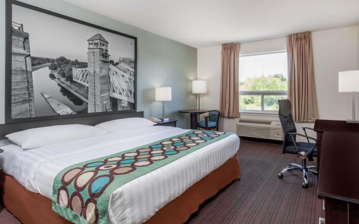 Super 8 By Wyndham Peterborough