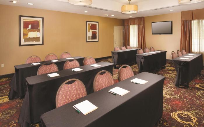 La Quinta Inn & Suites by Wyndham Smyrna TN - Nashville