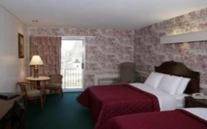 Publick House Historic Inn and Country Motor Lodge