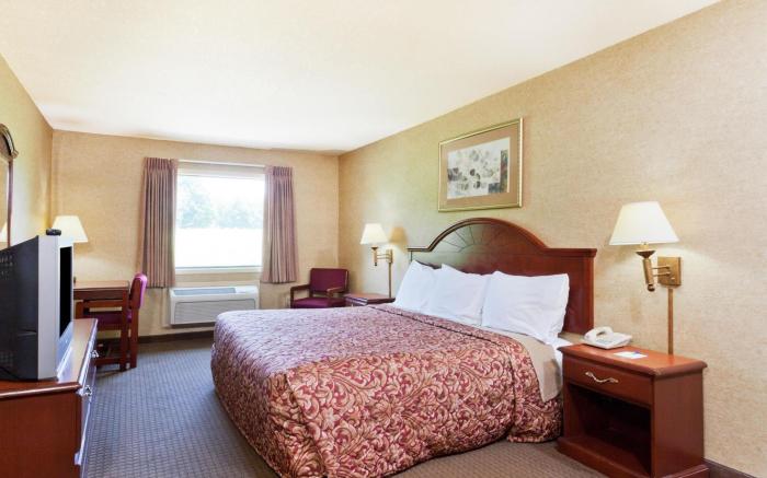 Days Inn & Suites by Wyndham Wynne