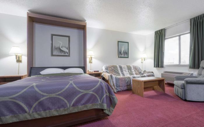 Super 8 By Wyndham Fond Du Lac