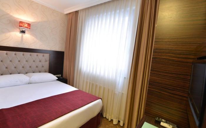 Golden Siyav Hotel