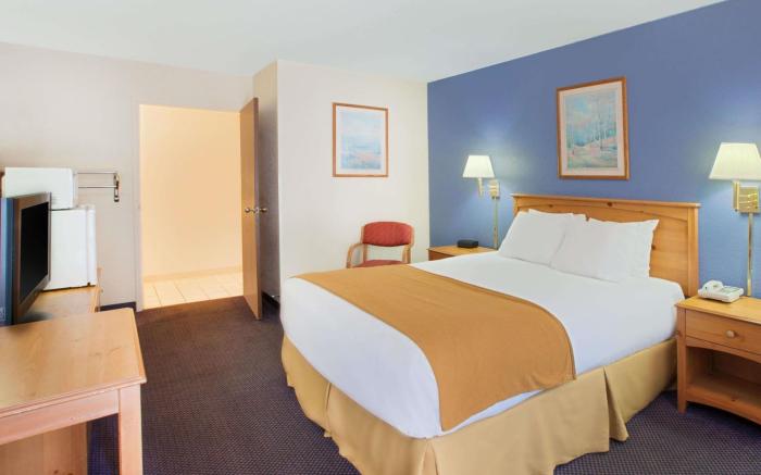 Days Inn by Wyndham Mackinaw City/Bridgeview Area