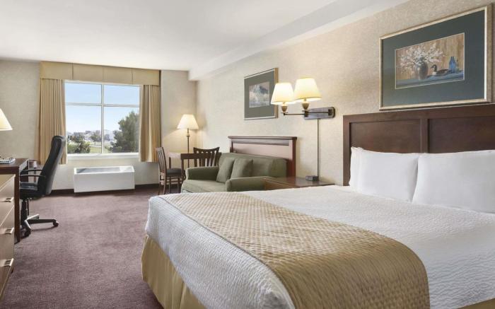 Days Inn by Wyndham Ottawa Airport