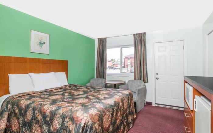 Knights Inn - Arnprior ON
